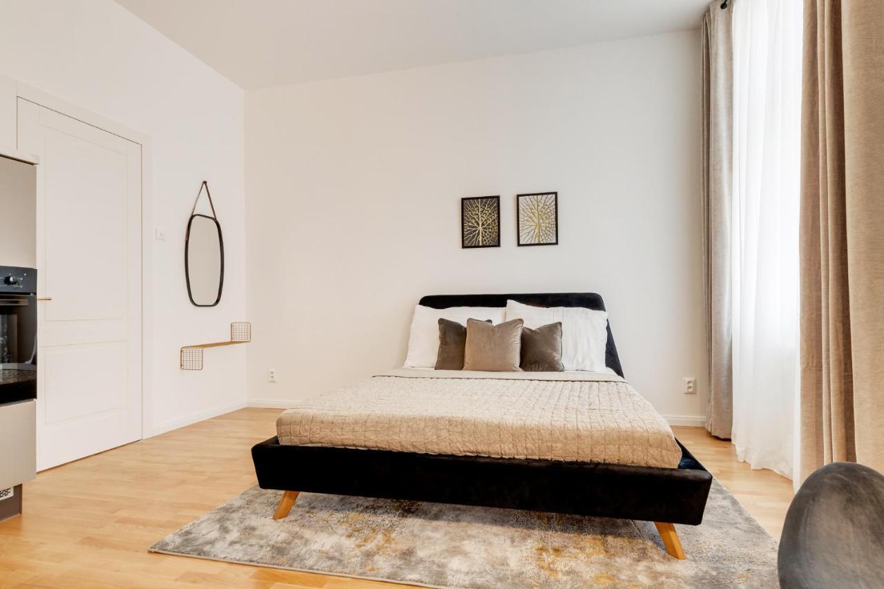 My Prague Apartments Rubesova Bagian luar foto