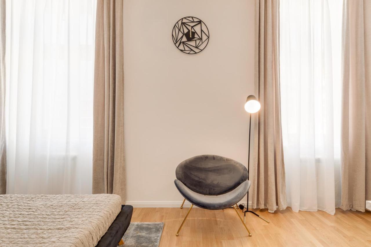 My Prague Apartments Rubesova Bagian luar foto
