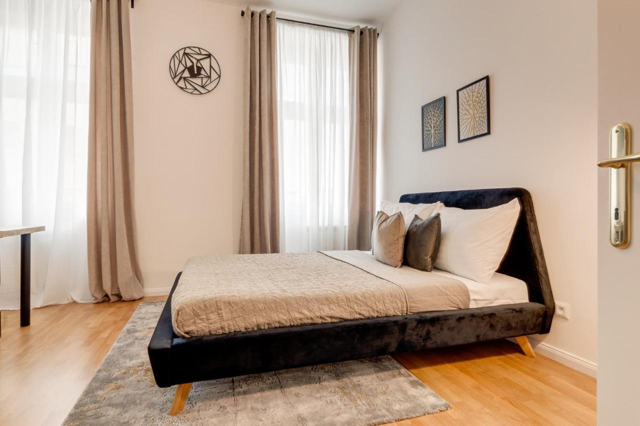 My Prague Apartments Rubesova Bagian luar foto