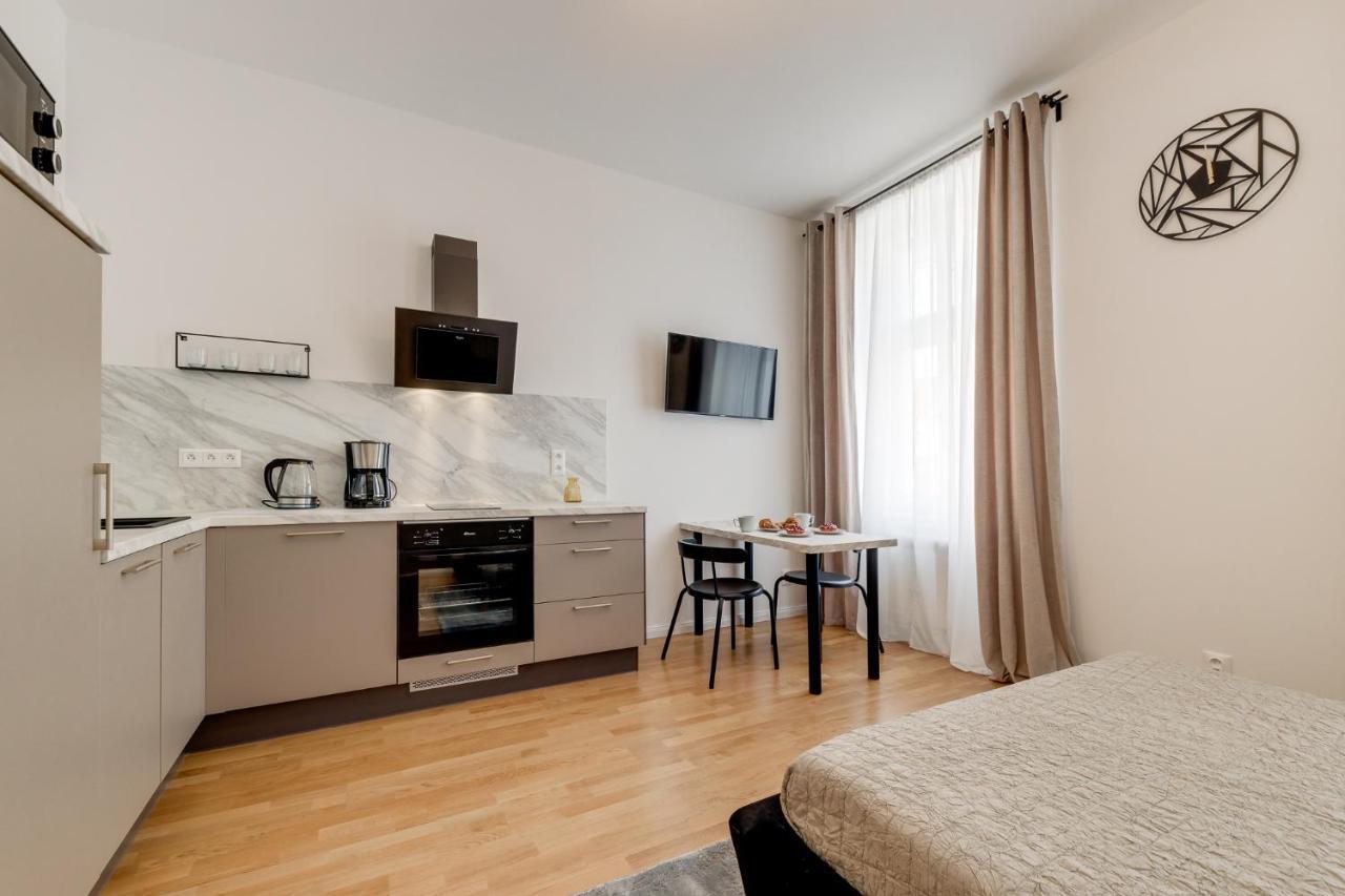 My Prague Apartments Rubesova Bagian luar foto